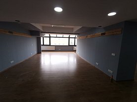 Închiriere spaţiu comercial