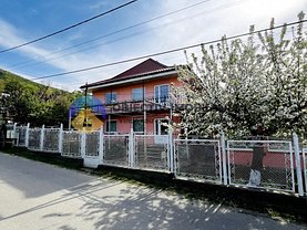 Casa de vânzare 11 camere, în Bistriţa
