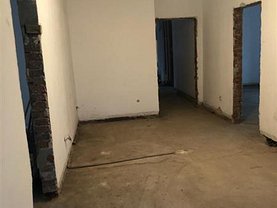 Apartament de vânzare 5 camere, în Bucureşti, zona Romană