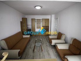 Apartament de închiriat 4 camere, în Bacău, zona Ştefan cel Mare