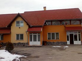 Casa de închiriat 5 camere, în Purcareni