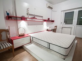 Apartament de închiriat 4 camere, în Bucureşti, zona Universitate