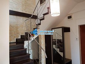 Apartament de vânzare 4 camere, în Piteşti, zona Trivale