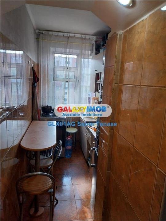 de vanzare apartament cu 2 camere 40 mp. TRIVALE .etaj 3/4