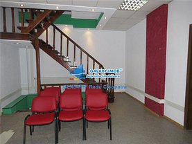 Casa de închiriat 11 camere, în Ploiesti, zona Buna Vestire