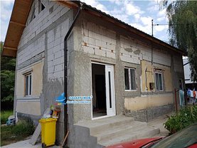 Casa de vânzare 3 camere, în Budeasa, zona Central