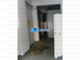 Vânzare spaţiu comercial