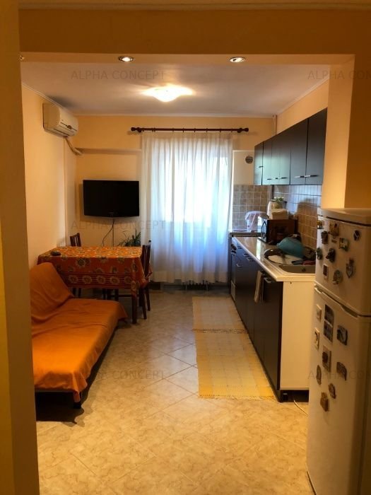Dacia-Tomis-apartament 2 camere transformat in 3 camere, parter stradal, Tomis,  - imaginea 1