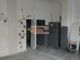 Închiriere spaţiu comercial