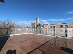 Apartament de închiriat 3 camere, în Cluj-Napoca, zona Semicentral