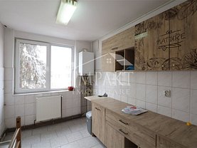 Apartament de vânzare 3 camere, în Cluj-Napoca, zona Grigorescu