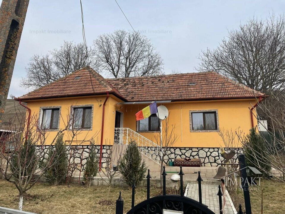 Casa cu teren generos, aproape de Cluj