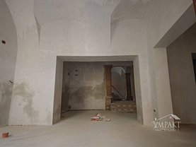 Închiriere spaţiu comercial