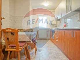 Apartament de vânzare 3 camere, în Brasov, zona Tractorul
