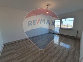 Apartament de vânzare 3 camere, în Brasov, zona Tractorul