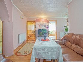 Casa de vânzare 4 camere, în Cristian