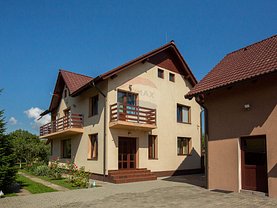 Casa de vânzare 6 camere, în Cristian
