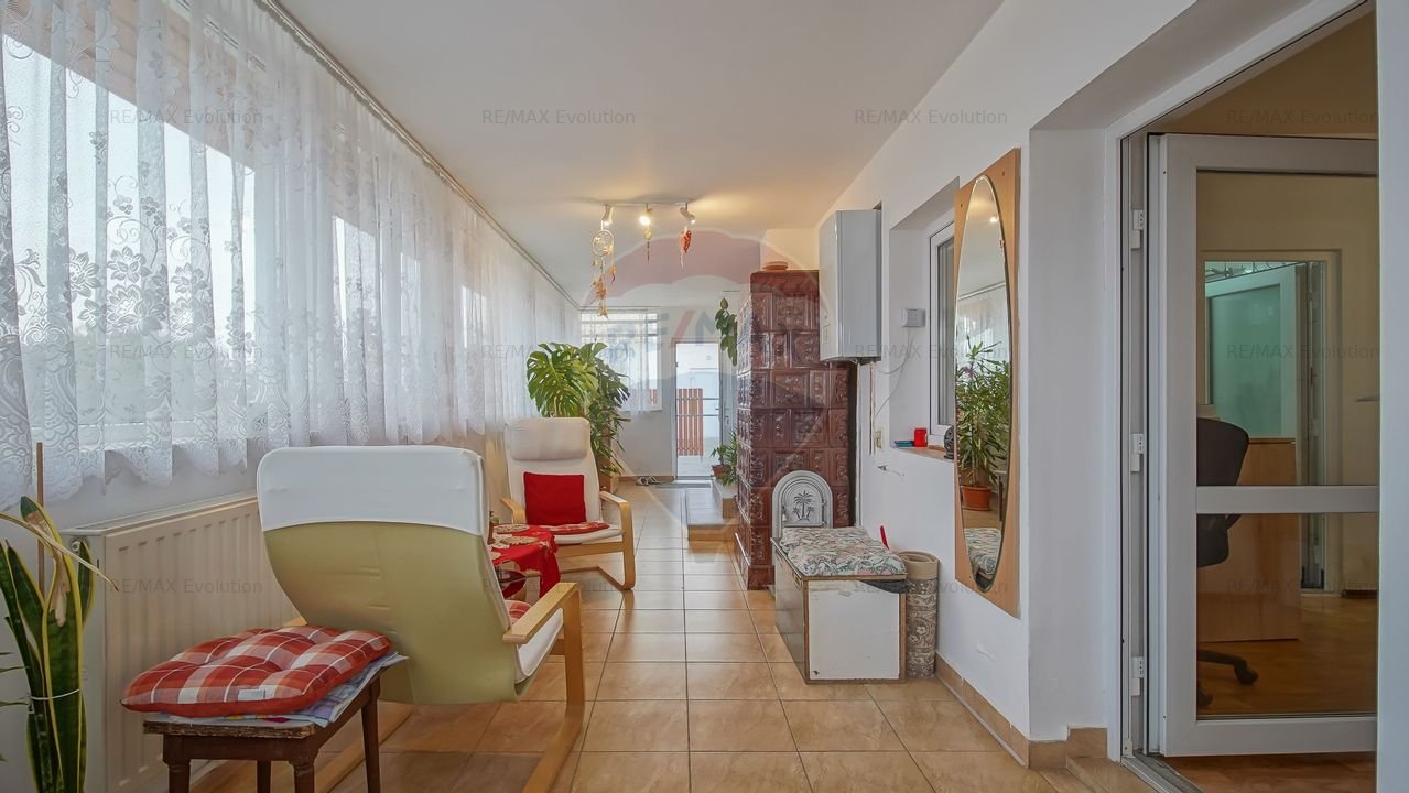 Casa cu 3 camere si dependinte de vanzare in Ozun, teren 1.145 mp