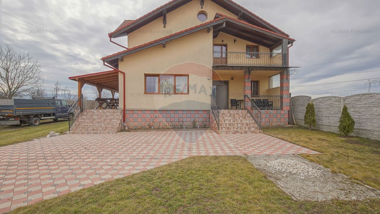 Casa cu 7 camere de vanzare Sanpetru | COMISION 0%