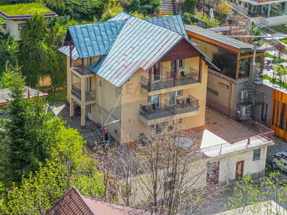 Vila turistica cu 12 unitati de cazare - vedere panoramica - Busteni