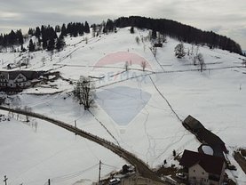 Teren constructii de vânzare, în Fundata