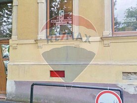 Închiriere spaţiu comercial
