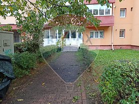 Închiriere spaţiu comercial