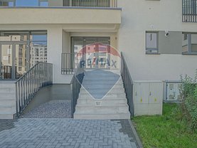 Vânzare spaţiu comercial