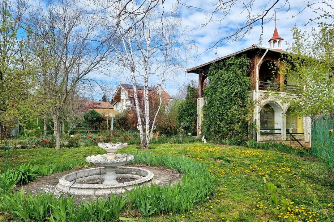 Vanzare vila 6 camere 264mp + garaj + garsoniera separata + 1490mp Centru Snagov
