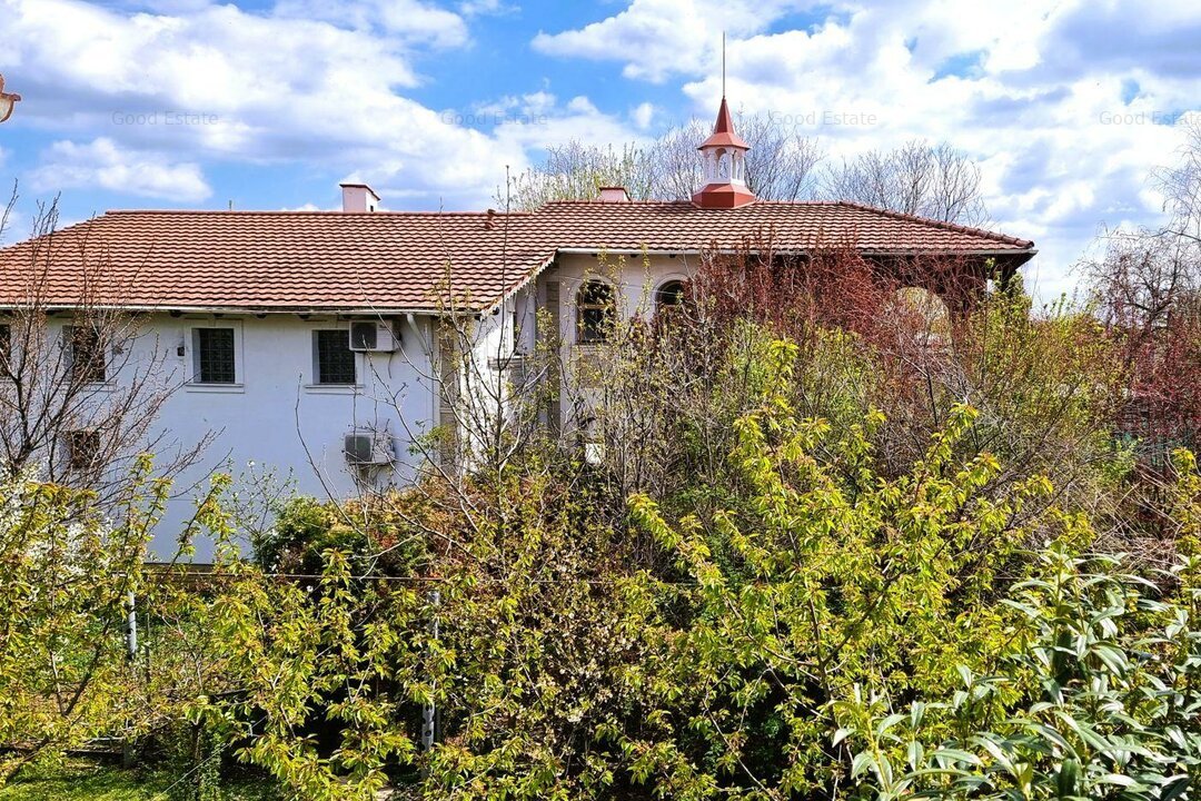 Vanzare vila 6 camere 264mp + garaj + garsoniera separata + 1490mp Centru Snagov