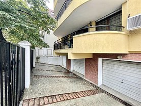 Apartament de vânzare 3 camere, în Bucureşti, zona Primăverii