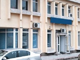 Vânzare spaţiu comercial