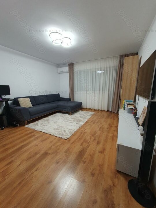 Apartament decomandat cu 3 camere în zona Subcetate, COD 8096