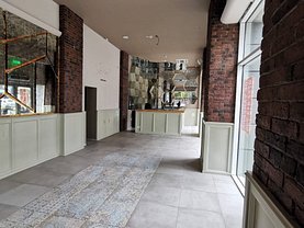 Vânzare spaţiu comercial