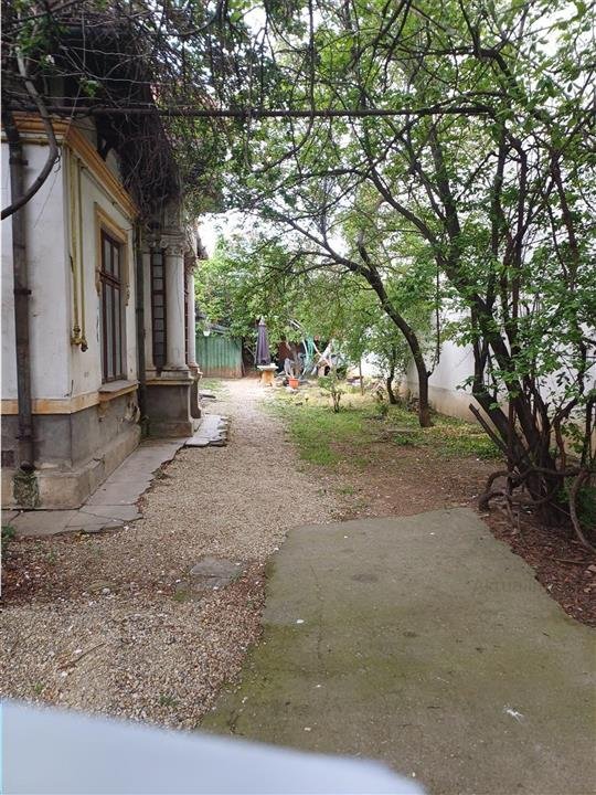 Vanzare Casa Batraneasca cu 440mpTeren -Ion Mihalache-Piata 1Mai
