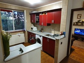 Apartament de vânzare 3 camere, în Bucureşti, zona Crângaşi
