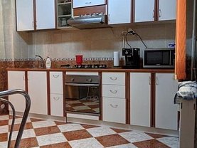 Apartament de vânzare 3 camere, în Bucureşti, zona Pantelimon