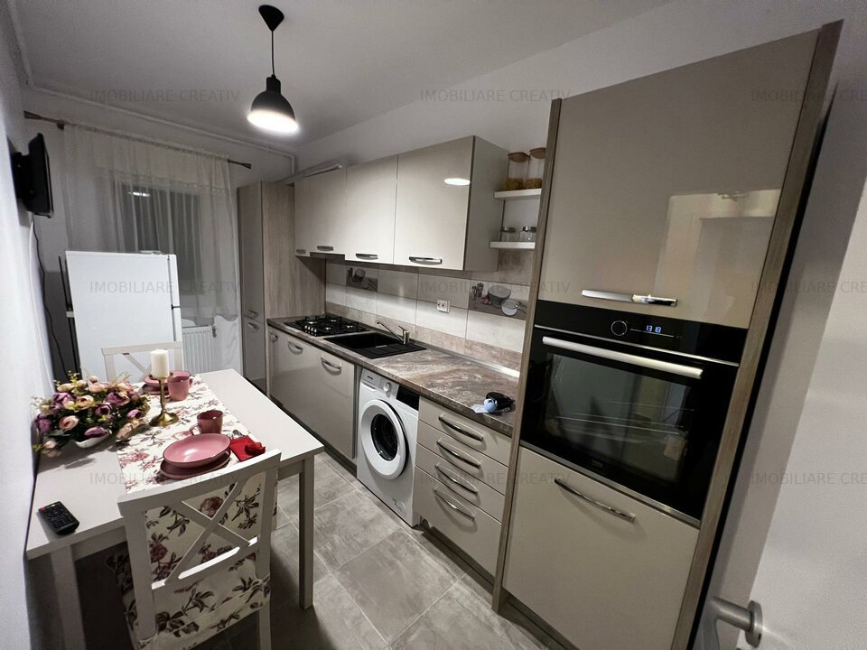 Garsoniera TOTUL NOU Militari Residence parter înalt, loc de parcare propriu