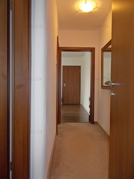 Apartament 3 camere, etajul 2 pe Calea Cisnadiei - imaginea 12