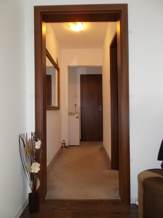 Apartament 3 camere, etajul 2 pe Calea Cisnadiei - imaginea 11