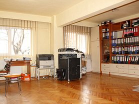 Apartament de vânzare 5 camere în Cluj-Napoca, Manastur