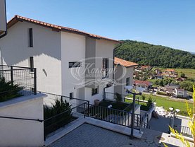 Casa 5 camere în Floresti
