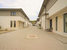 Casa de vânzare 4 camere, în Cluj-Napoca, zona Aeroport