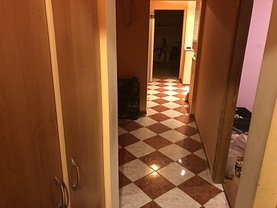 Apartament de vânzare 4 camere, în Bucuresti, zona Berceni