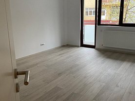 Apartament de vânzare 3 camere, în Bucureşti, zona Iancului