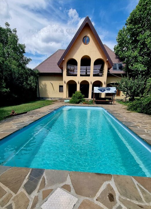 Vila S+P+1+M cu Piscina, Garaj si Bucatarie de vara separata