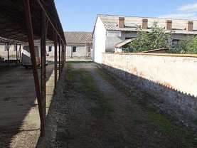 Vânzare spaţiu industrial