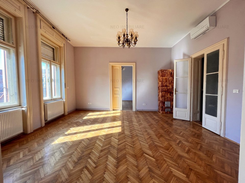 Apartament in cladire istorica 250 000 euro - imaginea 0 + 1