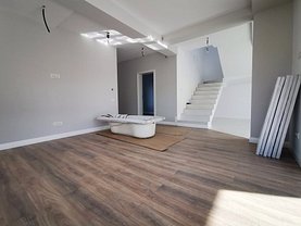 Casa de vânzare 5 camere, în Dumbrăviţa