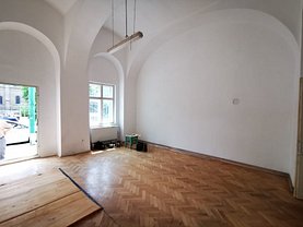 Închiriere spaţiu comercial